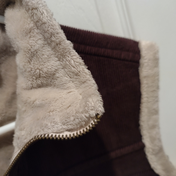 Vest - Picture 4 of 5